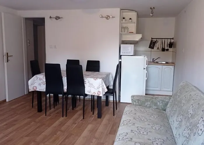 Apartma Jerman شقة *